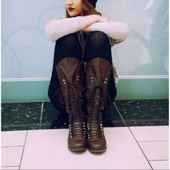 Brown Military Knee Length Lace Up Flat Boots - Picture 6 of 7